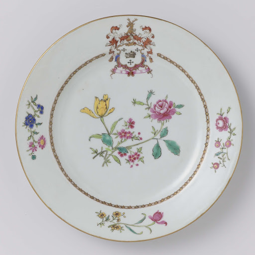 Plate with the arms of admiral John Amyas of Hingham, Norfolk and scattered flowers - Anonymous