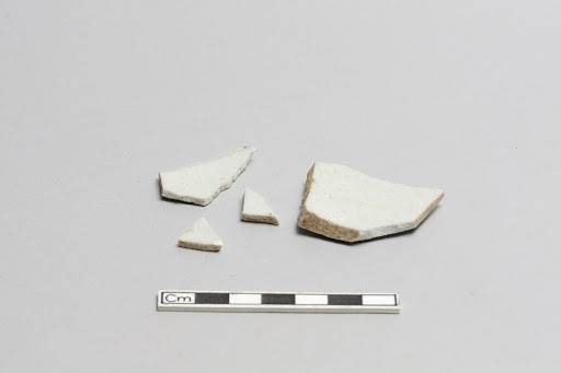 Bowl, four small fragments of wall