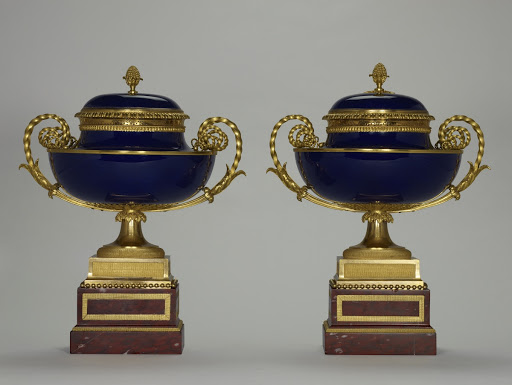 Pair of Lidded Bowls (vases cassolettes à monter) - Mounts attributed to Pierre-Philippe Thomire, Sèvres Manufactory