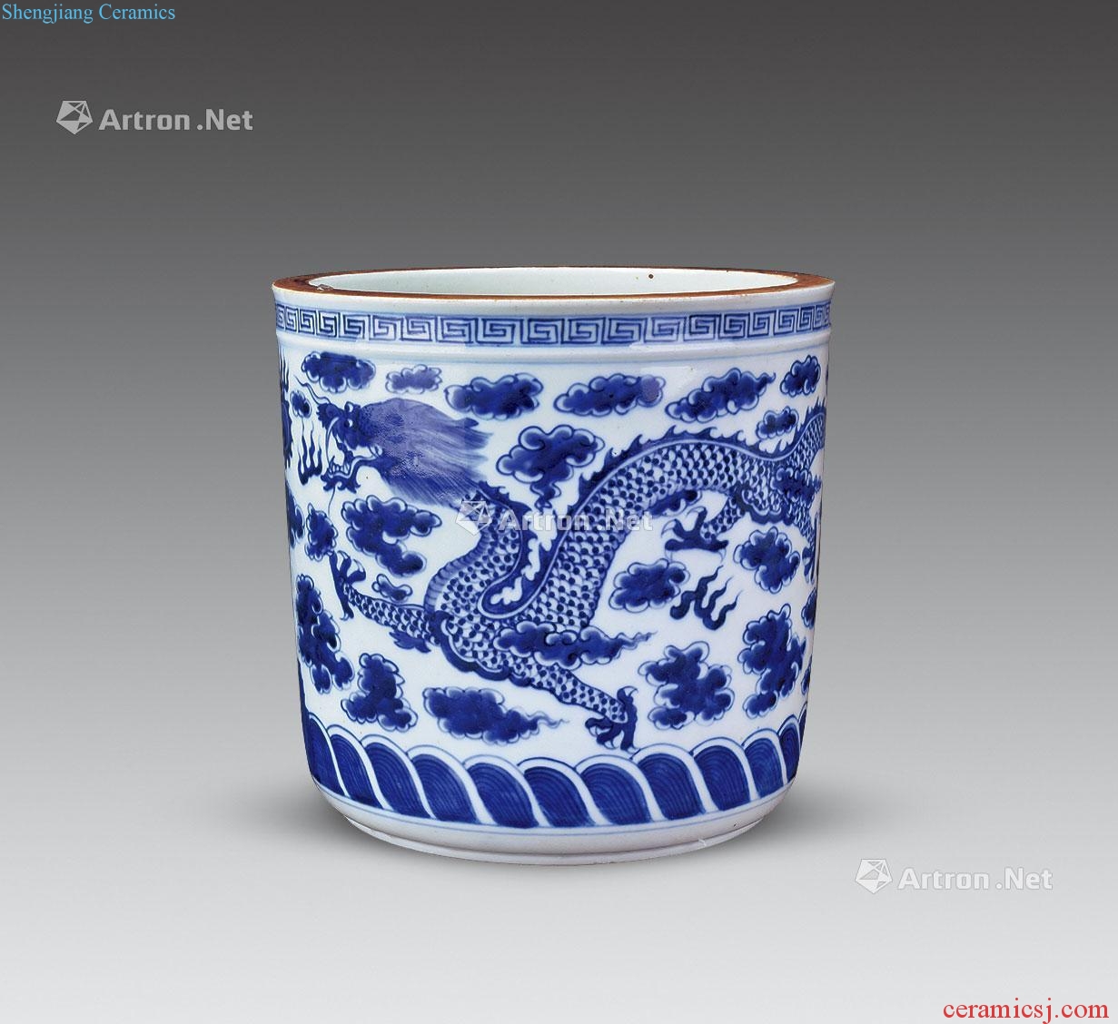 Mid qing Blue and white dragon pen container