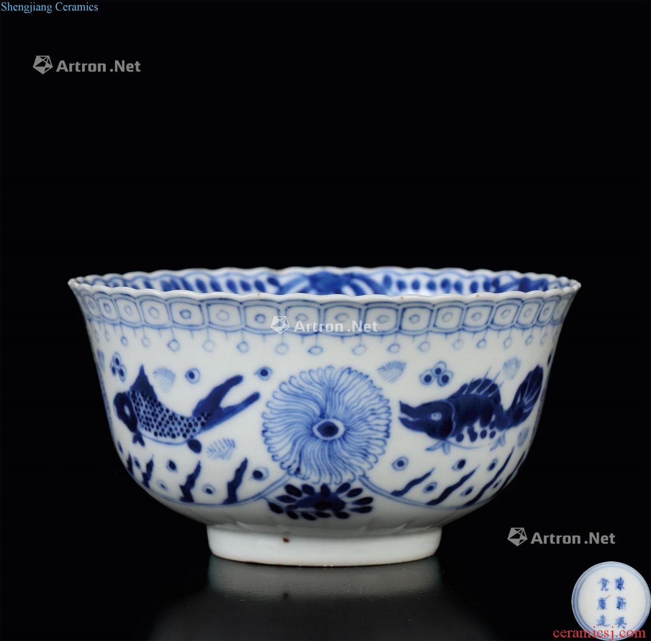 The late qing dynasty Blue and white fish grain flower mouth bowl