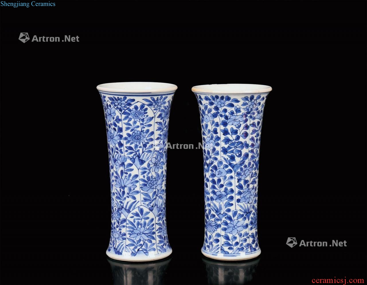 In the qing dynasty Blue and white flower grain flower vase with (a)