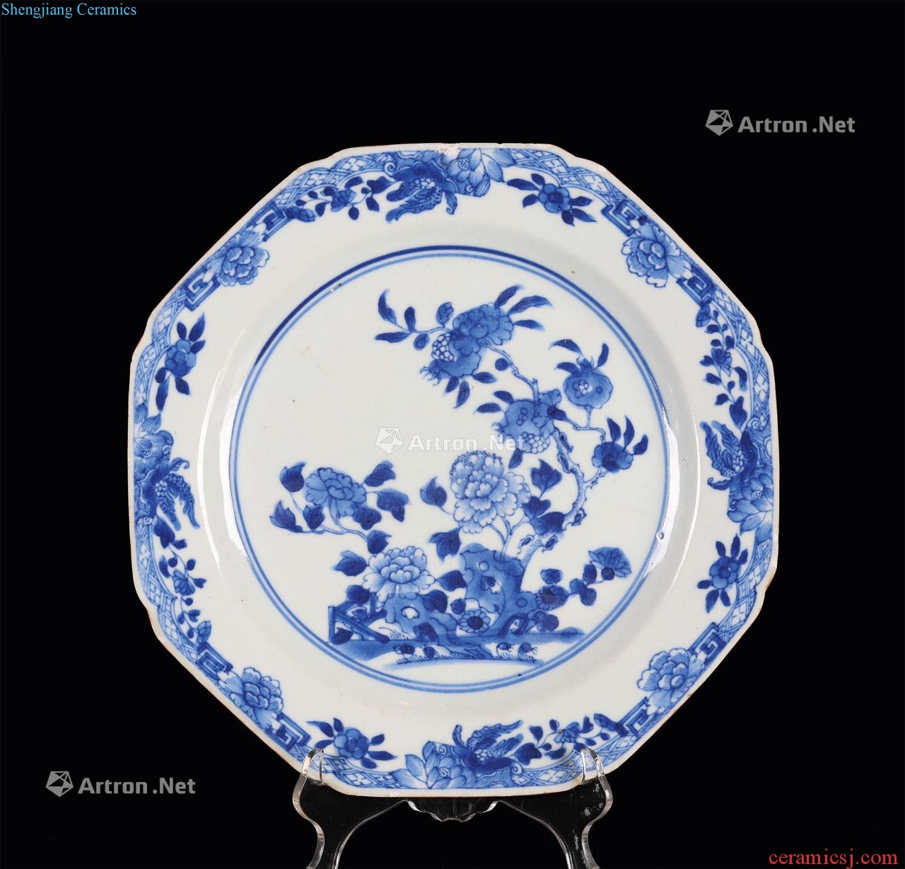 In the qing dynasty Blue and white flower grain eight square plate