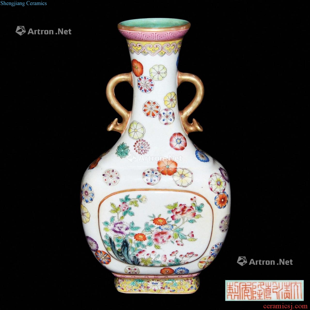 Qing qianlong pastel gold medallion flowers ball flower ruyi ears open bottle