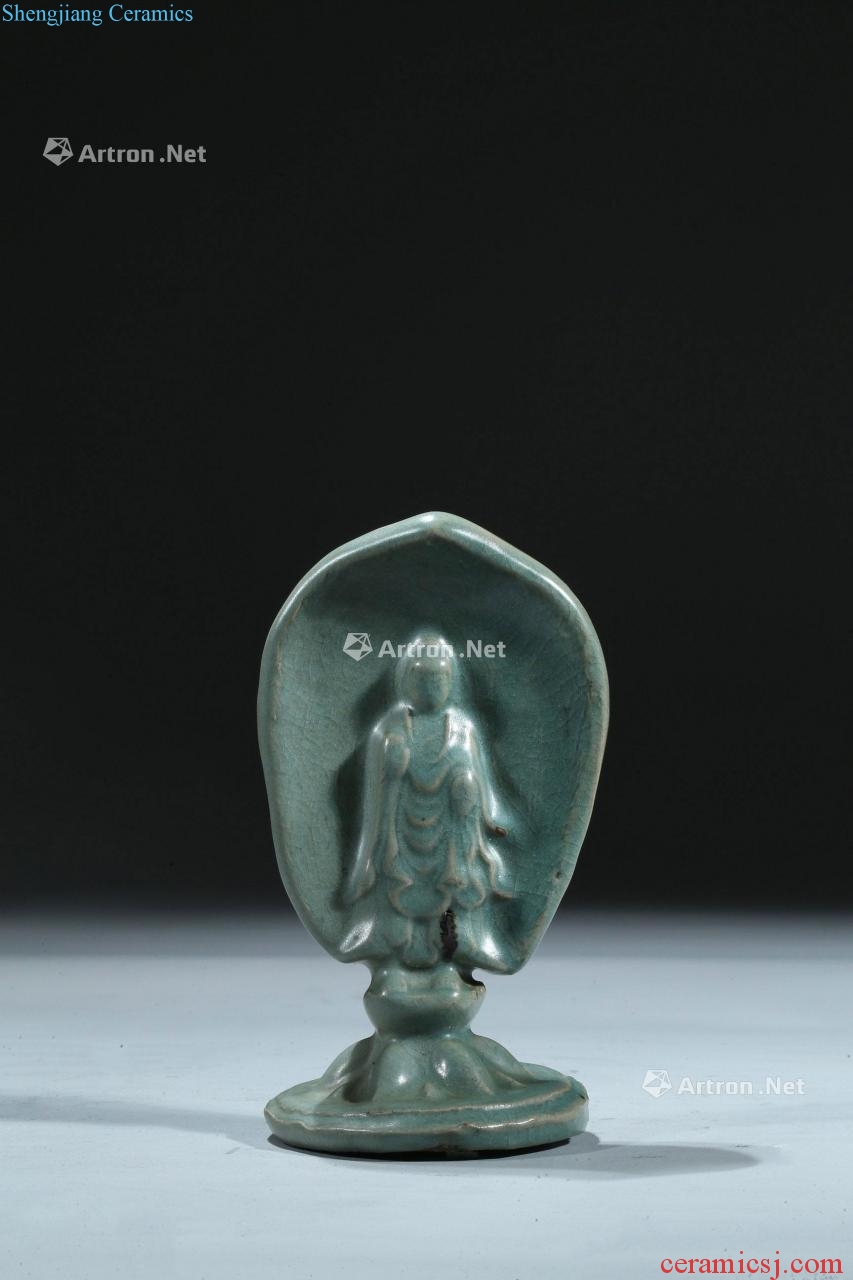 Yuan/Ming Longquan celadon oliver