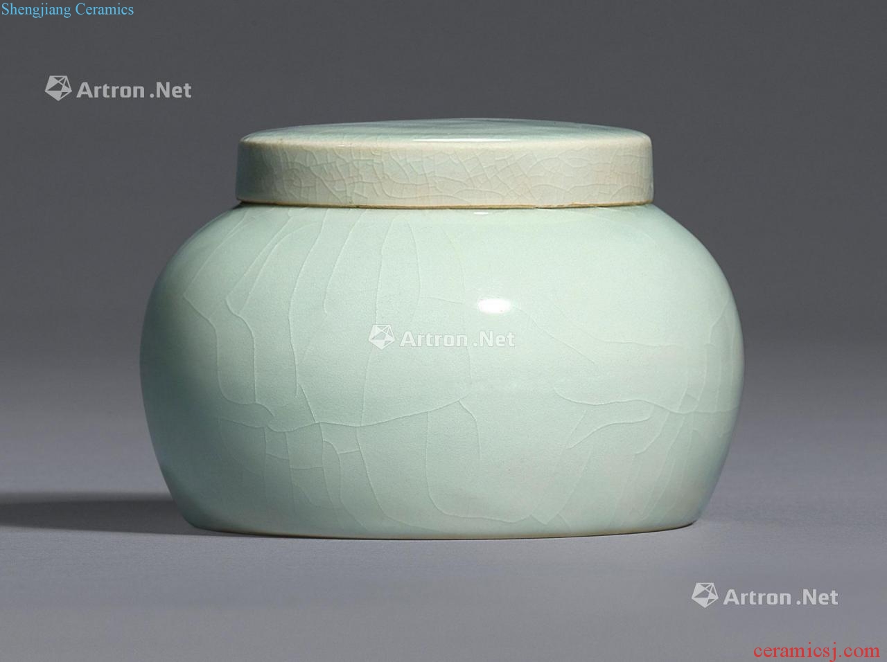 Ming yongle CuiQing glaze cover pot