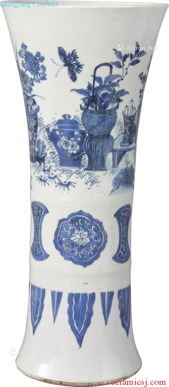 The transition period about 1640 years Figure flower vase with blue and white flowers