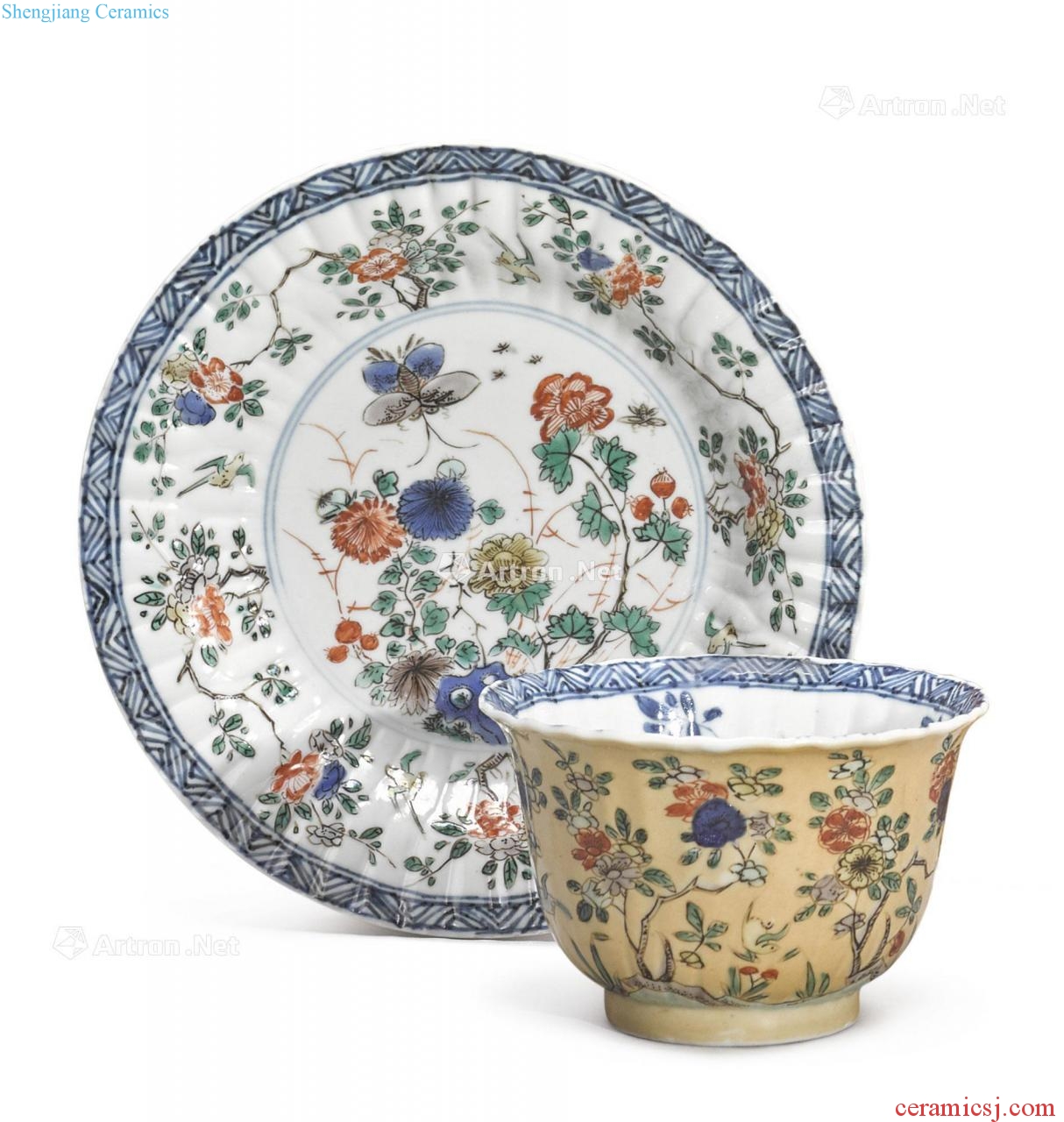 The qing emperor kangxi cream-colored to figure a fancy cup even at colorful flowers