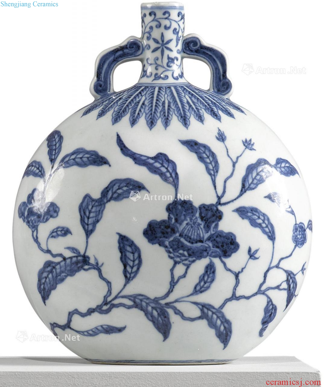 Qing in the eighteenth century Blue and white peony figure on bottles