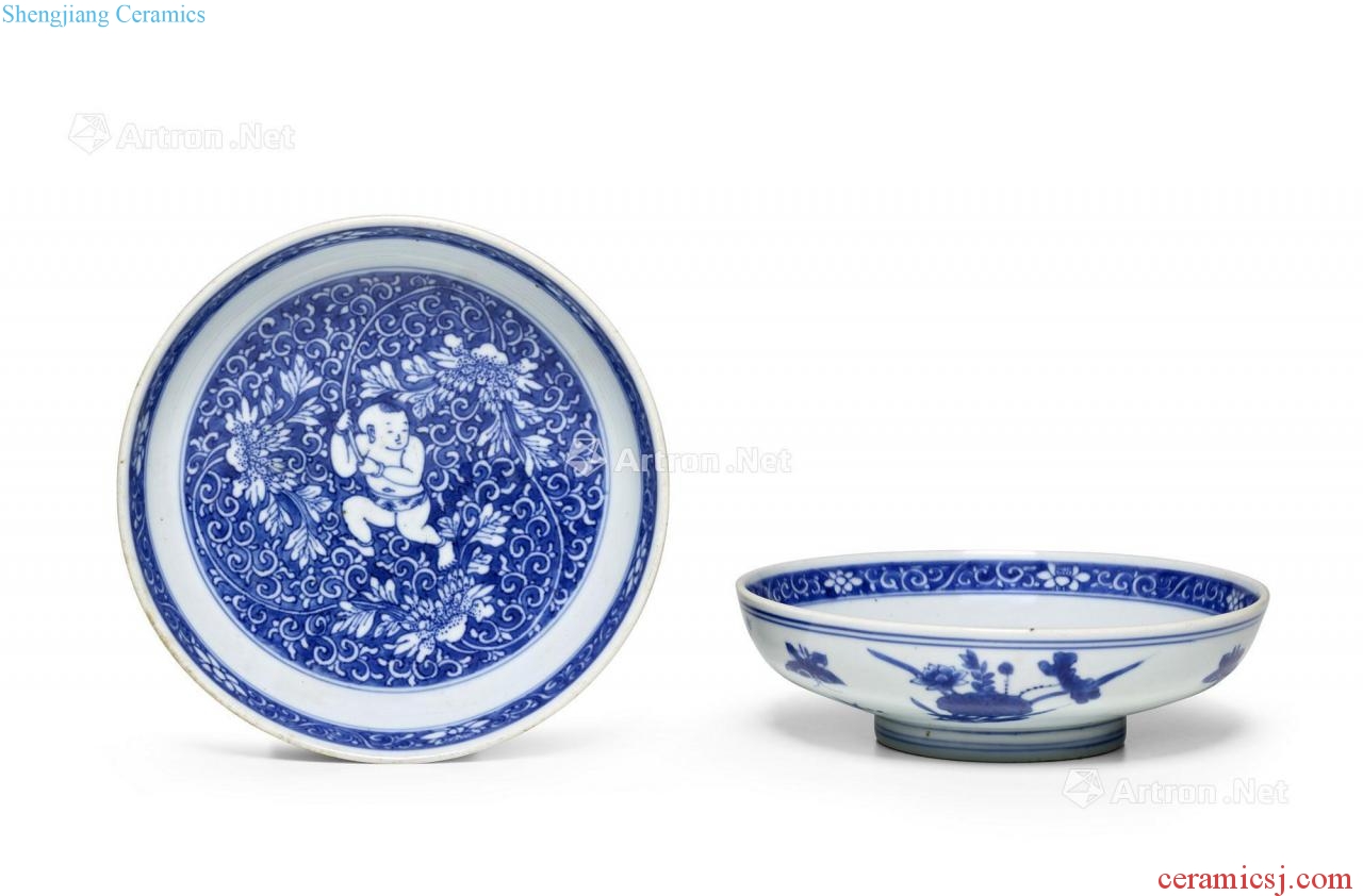 The qing emperor kangxi porcelain medallion even had your ZiWen 盌 (two)