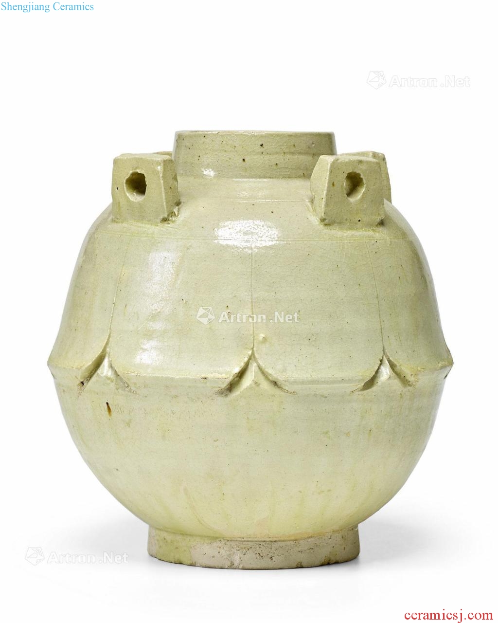 The six dynasties or beiqi Green lotus grain tank craft