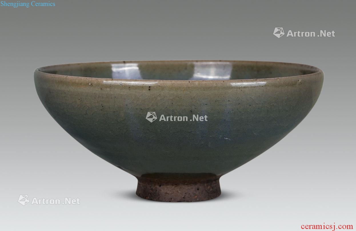 A LARGE JUN WARE BOWL WITH PURPLE SPLASHES JIN DYNASTY