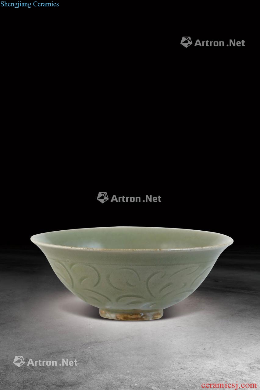 Ming Longquan celadon carved flower bowls