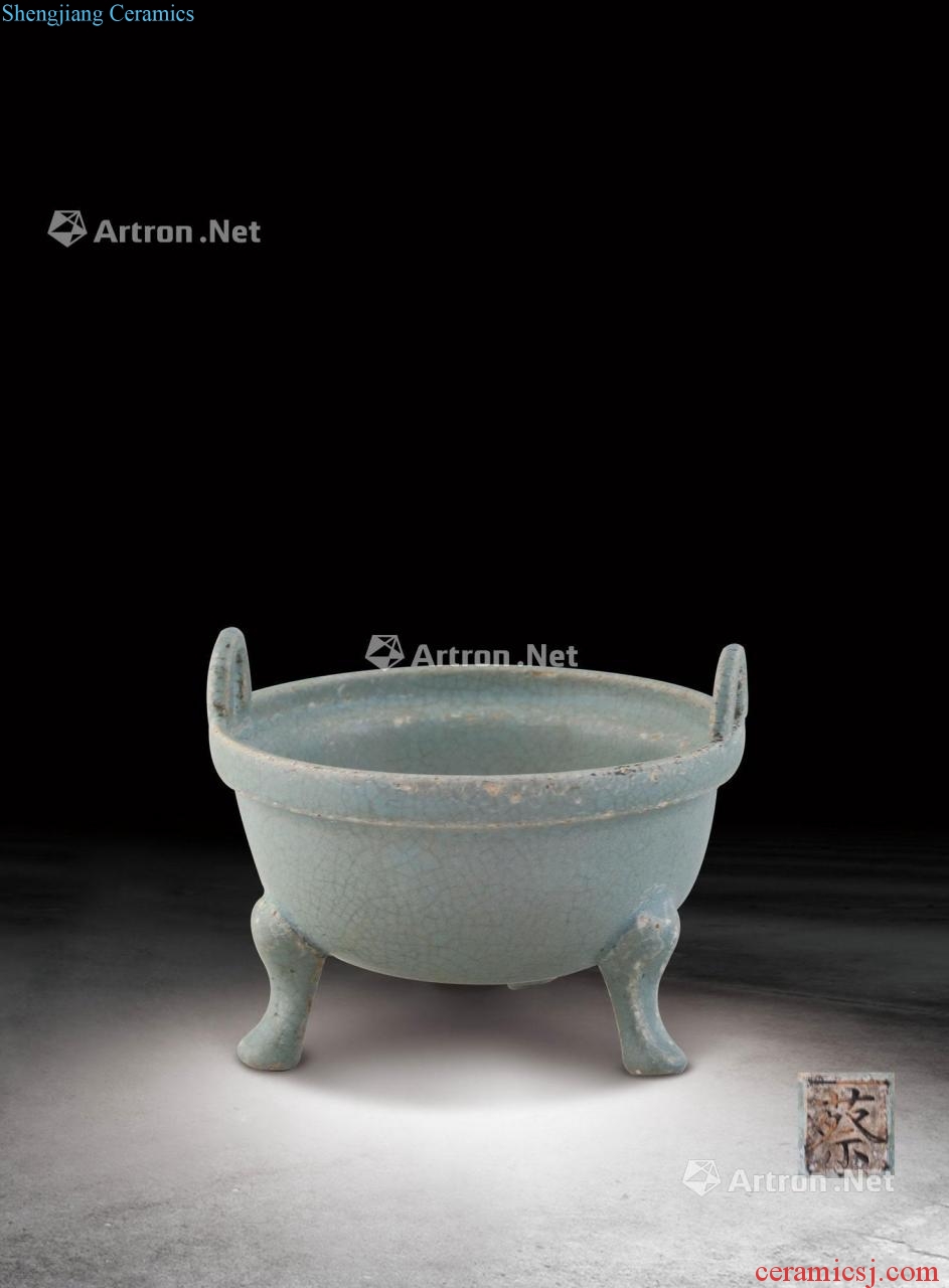 The song dynasty Your kiln to the ear furnace with three legs