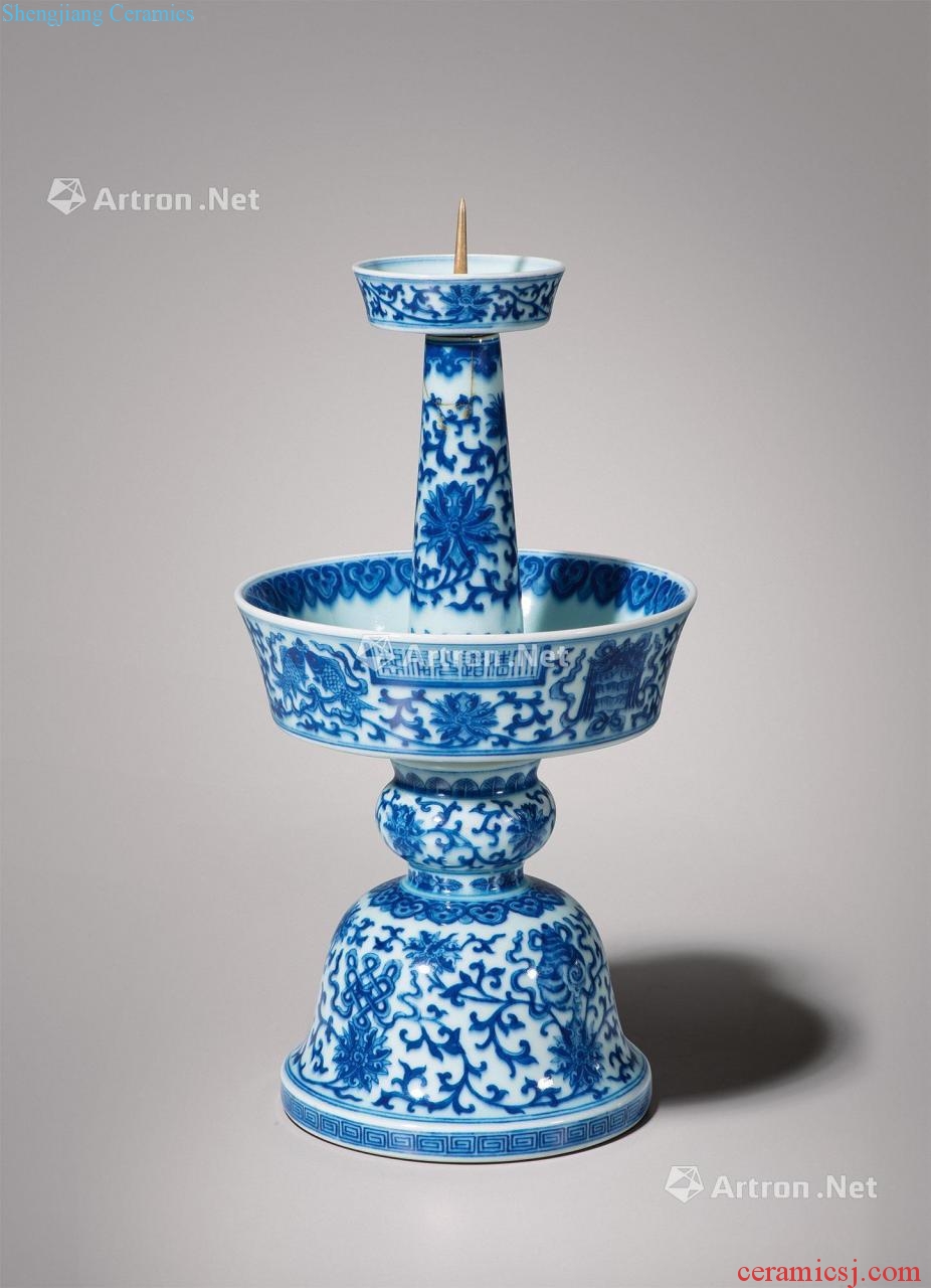 Qing daoguang Blue and white sweet grain candlesticks