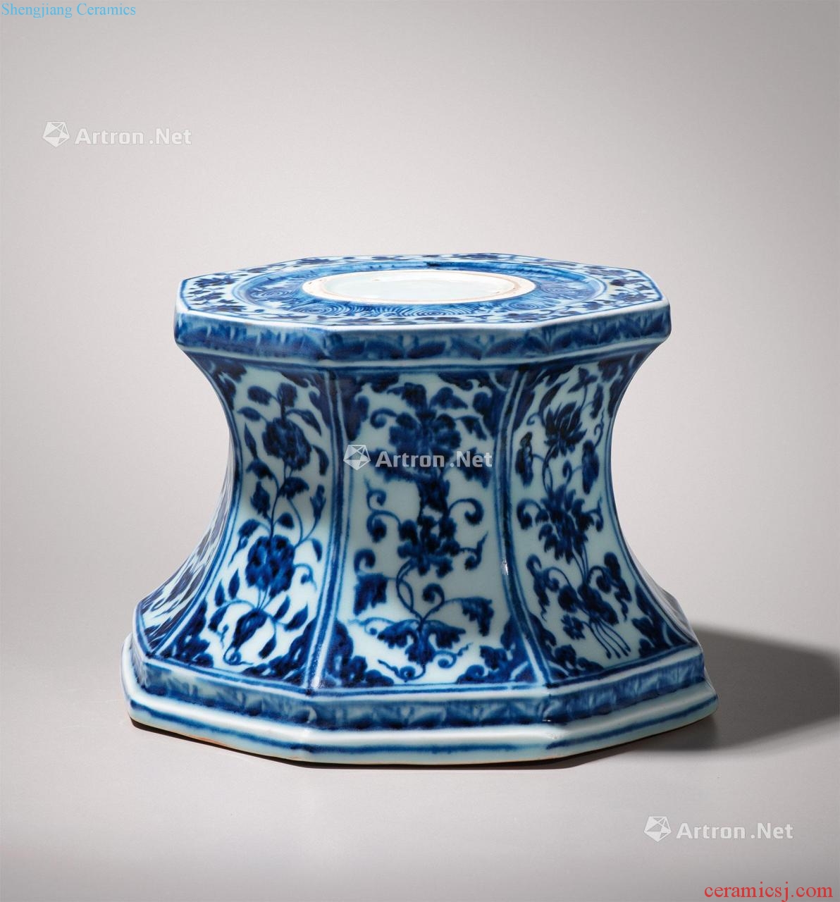 Ming yongle Blue and white flower grain sides fold branch candlestick