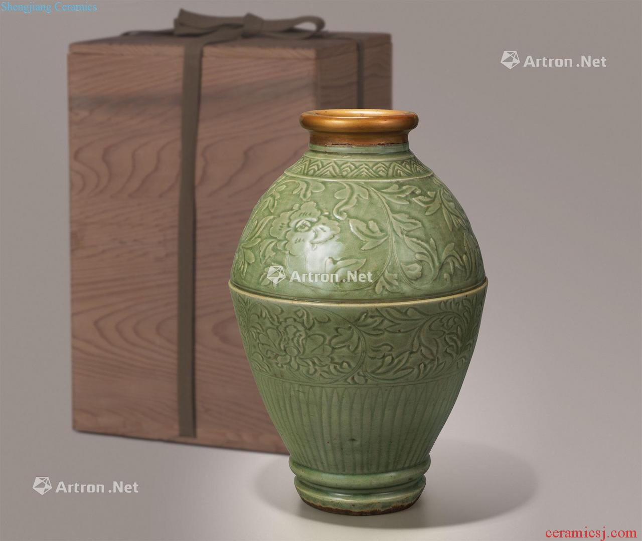 Early Ming dynasty Longquan celadon carved flower grain big PND tail-on honour (flower vase with)