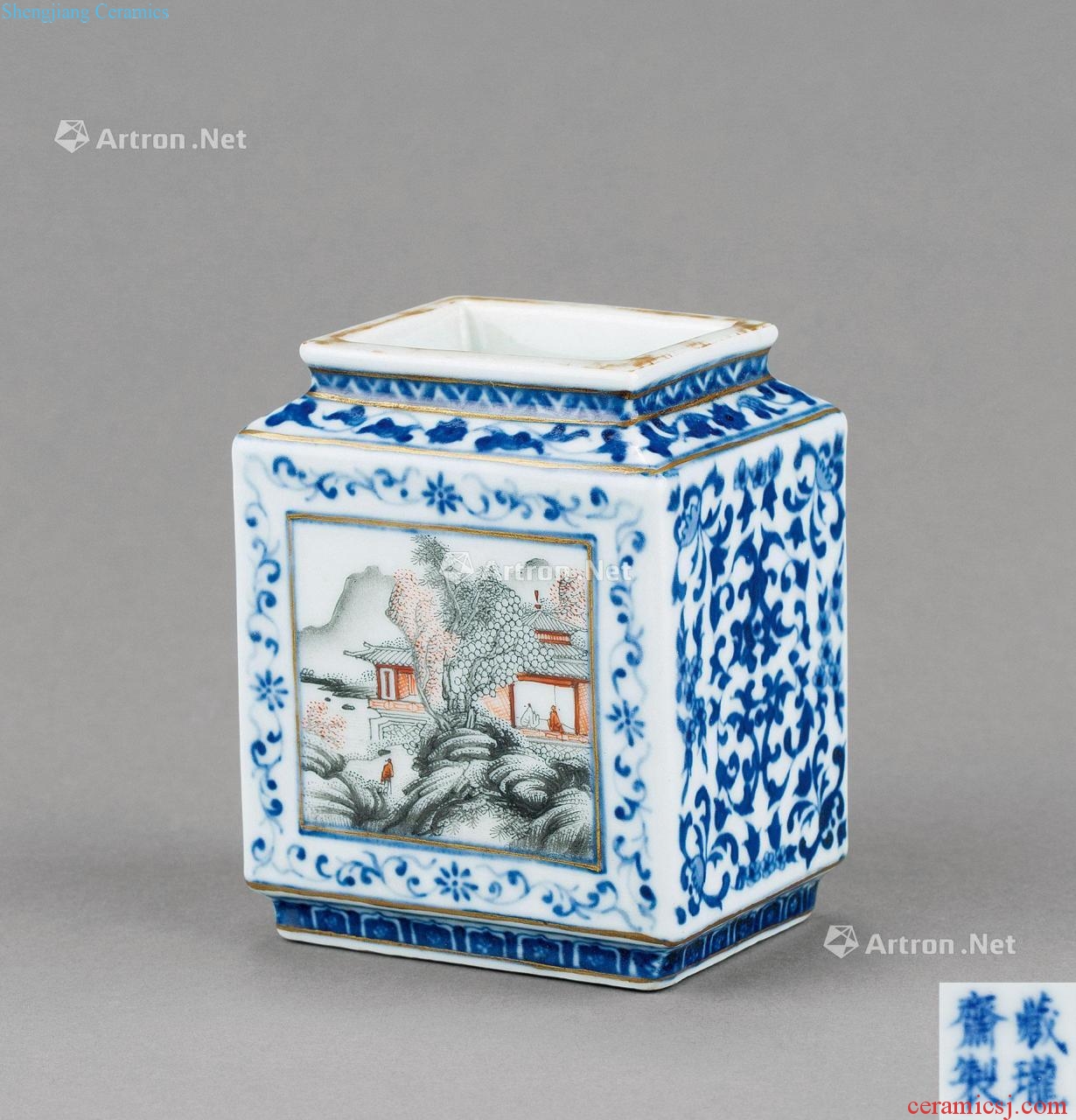 In the qing dynasty Blue and white medallion black color landscape grain square bottles