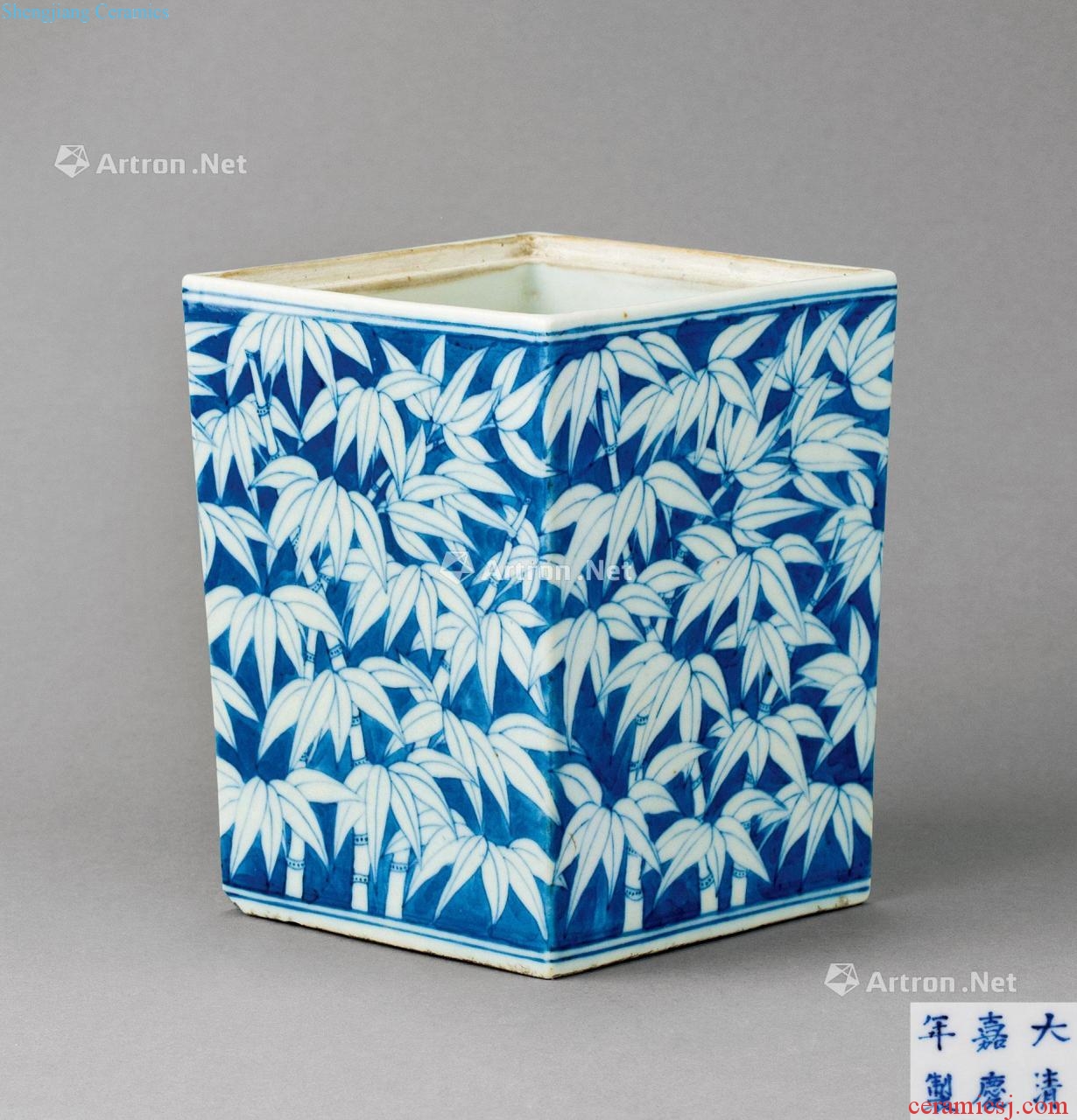 In the qing dynasty Blue and white bamboo leaf veins sifang brush pot