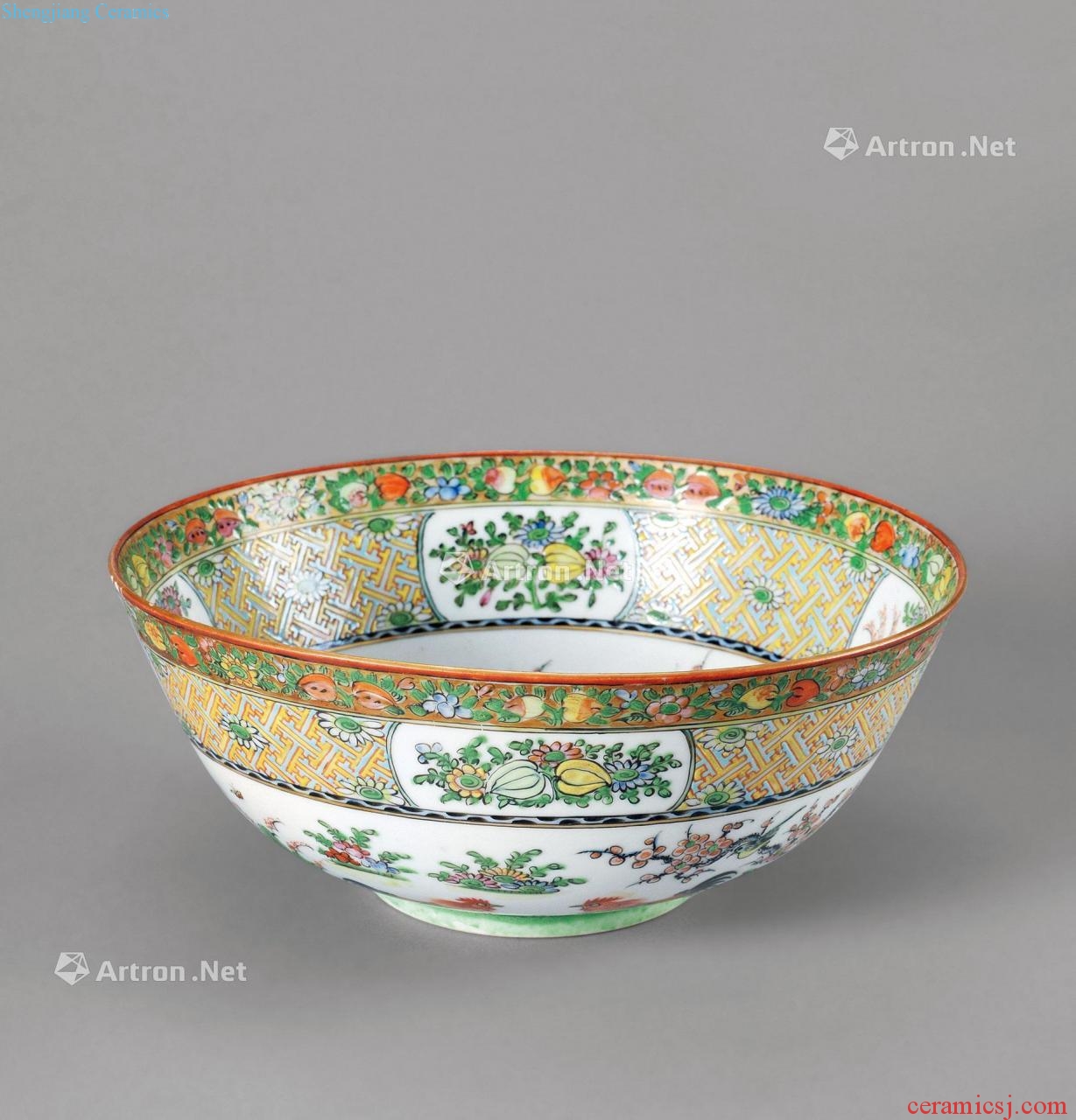 Famille rose bowl of fine grain in qing dynasty