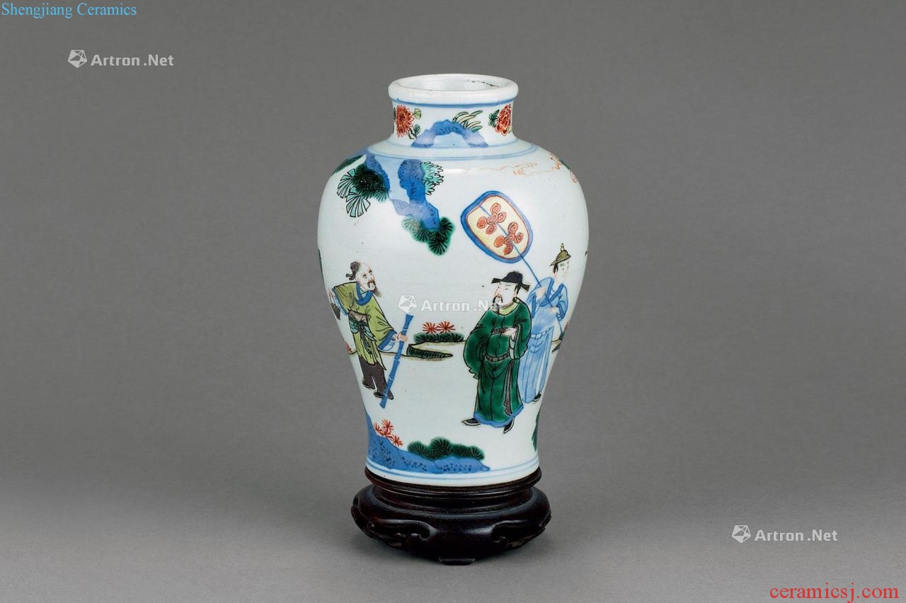 In the qing dynasty Blue and white lines bottle colorful characters