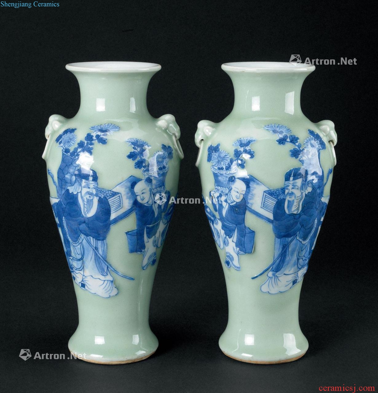 In the qing dynasty Pea green to blue and white character lines double lion ears (a)
