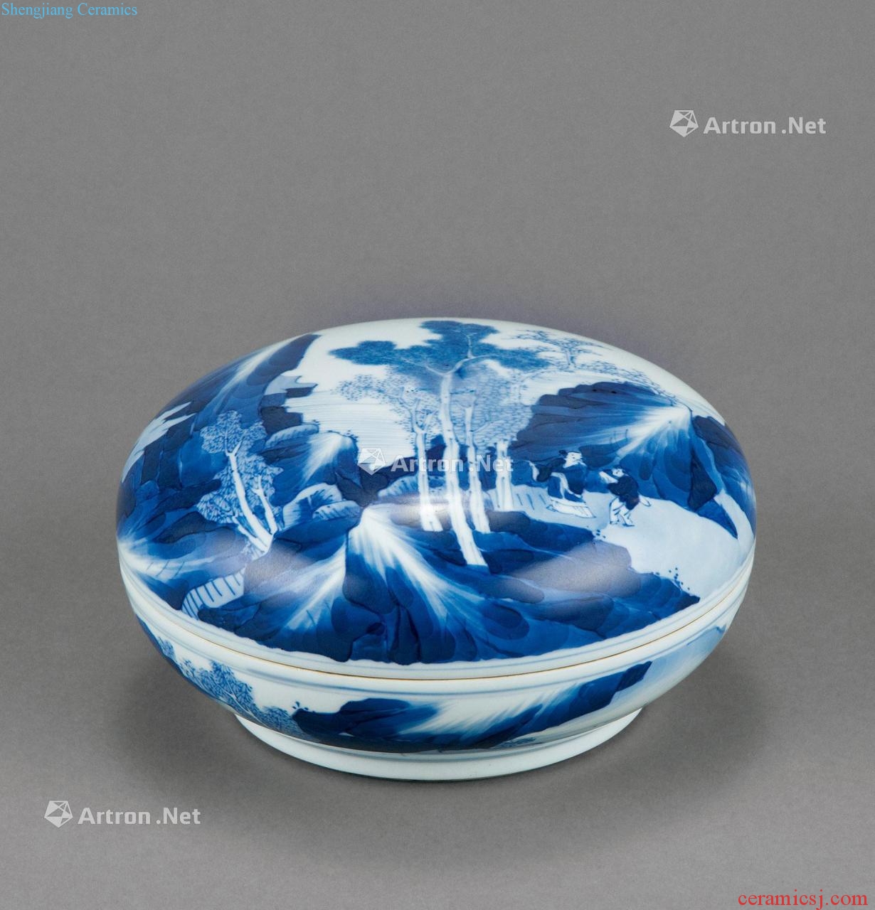 The qing emperor kangxi Blue and white landscape character lines cover box