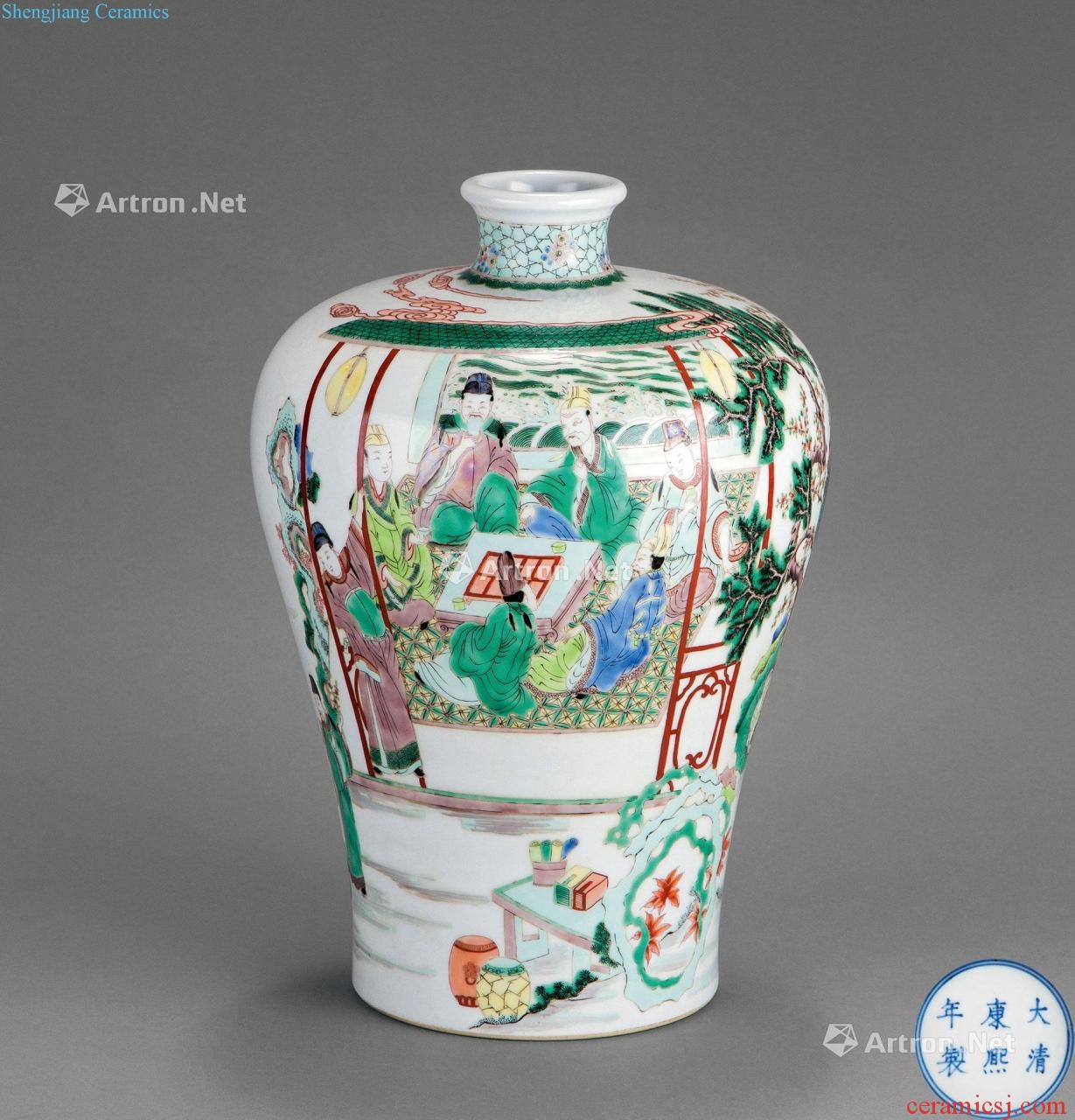 Colorful characters story lines in the qing dynasty plum bottle