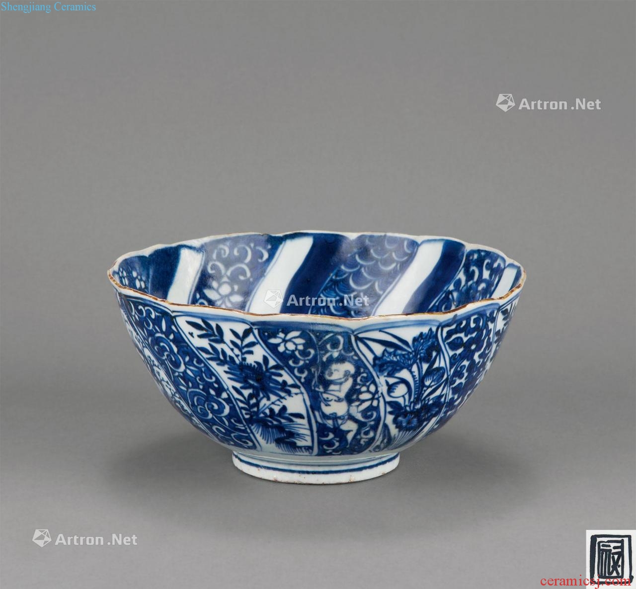 In the late Ming Blue and white auspicious grain flower bowl
