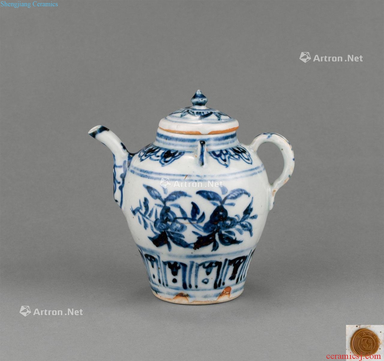 At the end of the yuan Ming Blue and white flower tattoos ewer