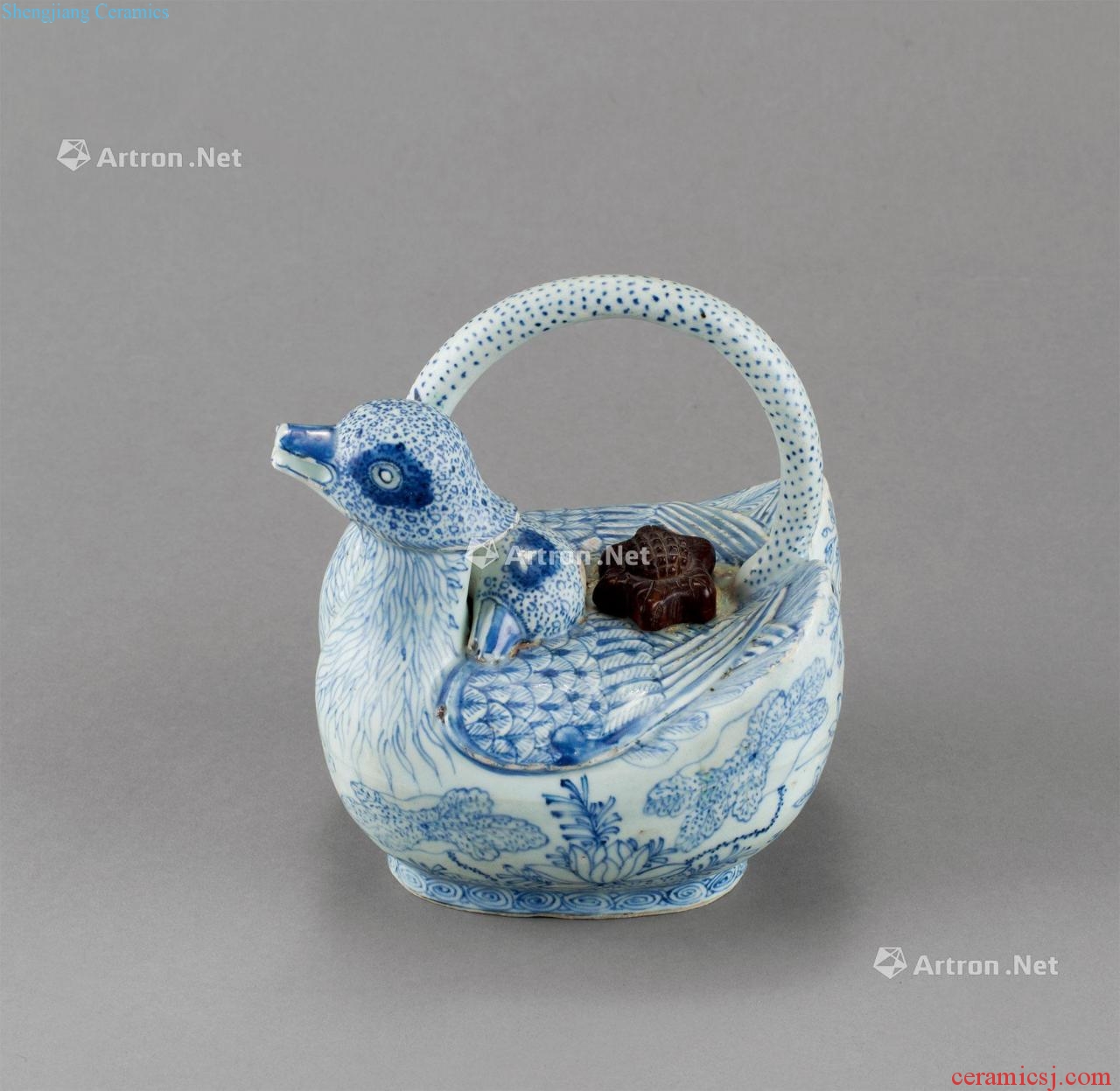 Ming dynasty blue-and-white mandarin duck pot of girder