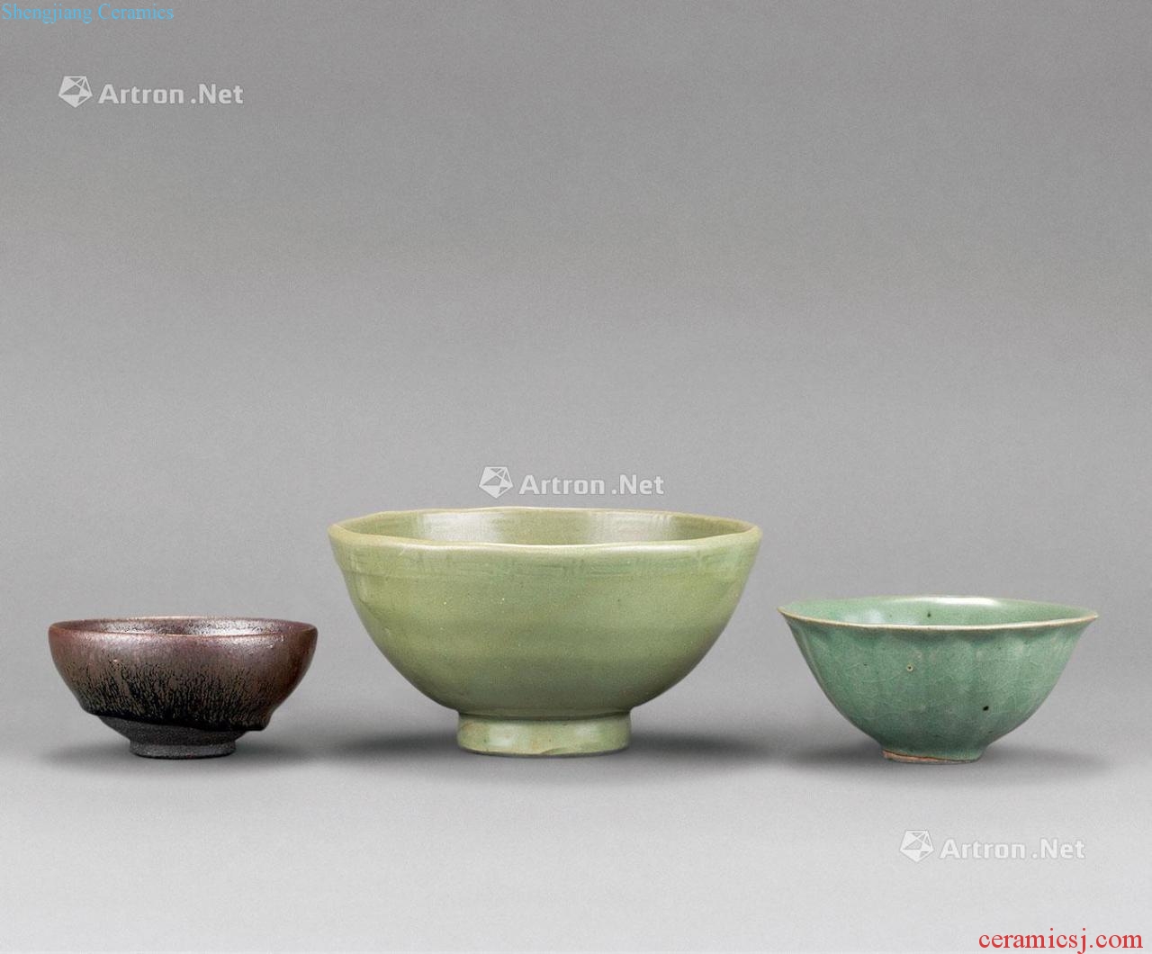 The song dynasty - built in Ming dynasty kiln TuHao lamp Longquan celadon bowls (three)
