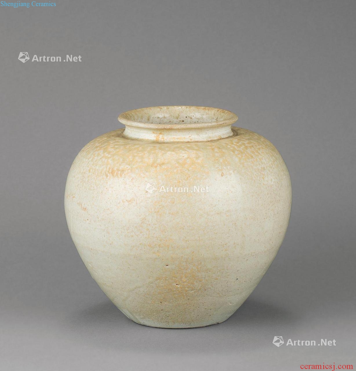 The tang dynasty White glazed pot in ten thousand