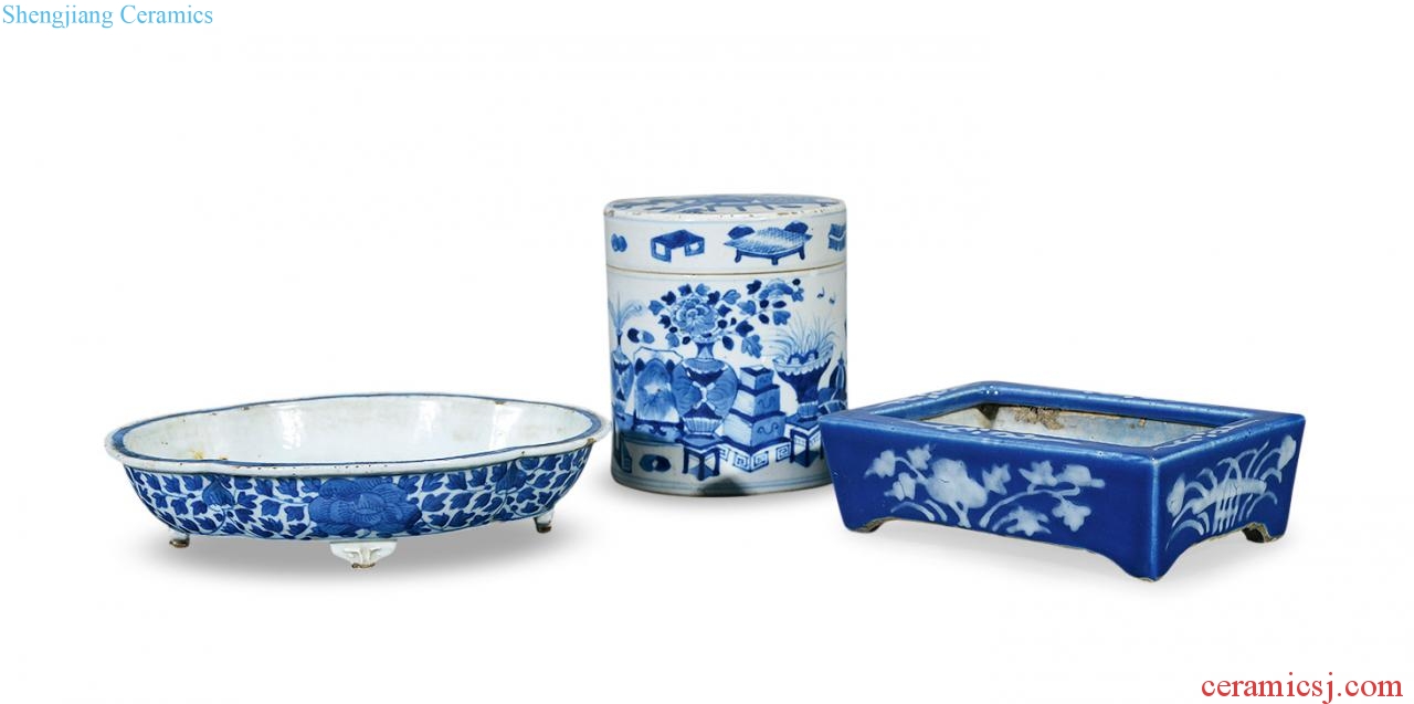 Qing dynasty blue and white flower POTS, cover pot (three)