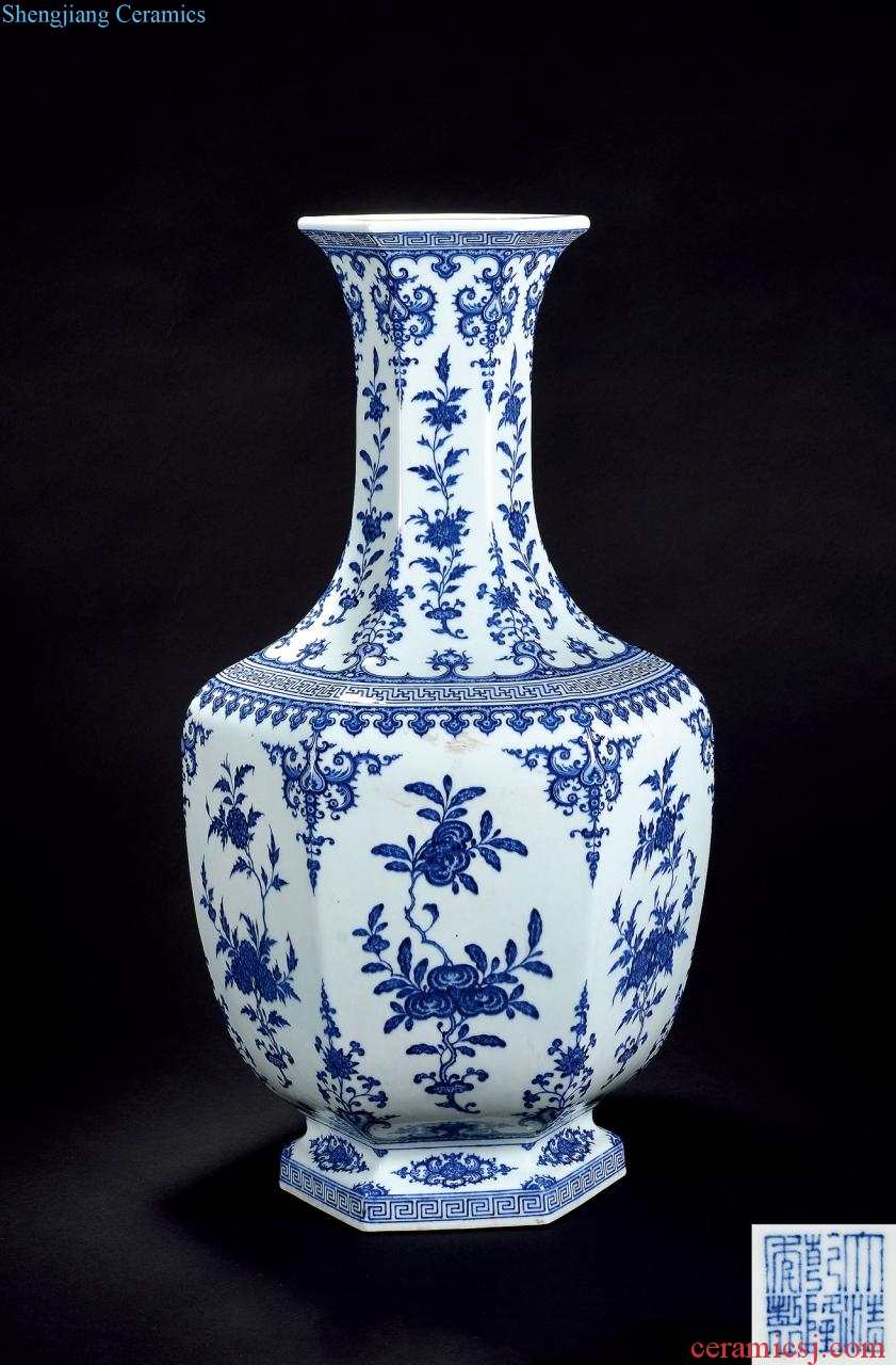 Qing qianlong The six-party big bottle of blue and white folding branches