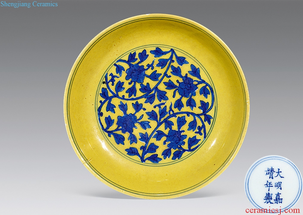 qing Yellow glaze blue and white lotus flower tray