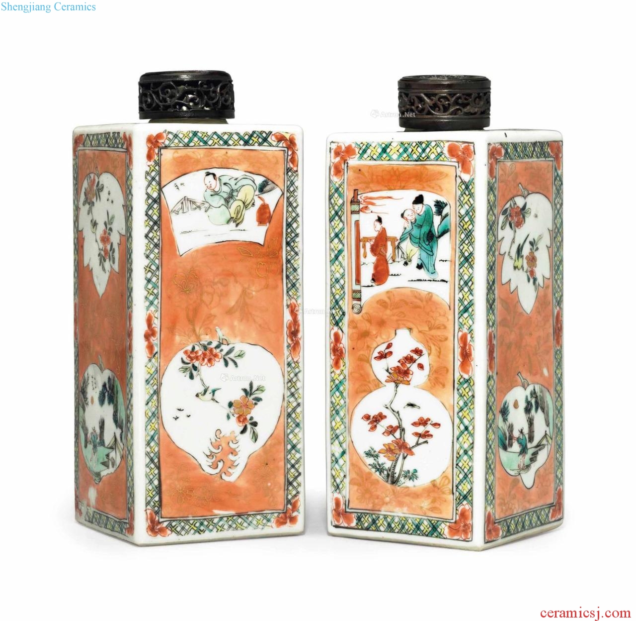 Kangxi period, 1662-1722 - A PAIR OF FAMILLE VERTE SQUARE BOTTLES