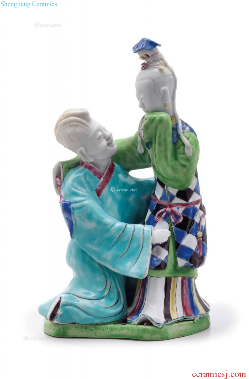 The qianlong period, 1735-96 - A FAMILLE ROSE FIGURAL GROUP OF LOVERS
