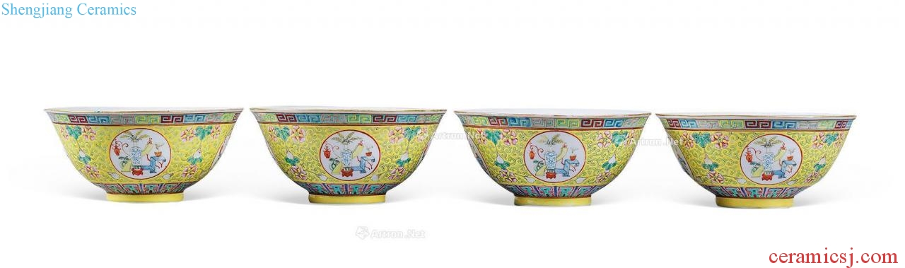 Qing guangxu To pastel yellow medallion antique green-splashed bowls (four)