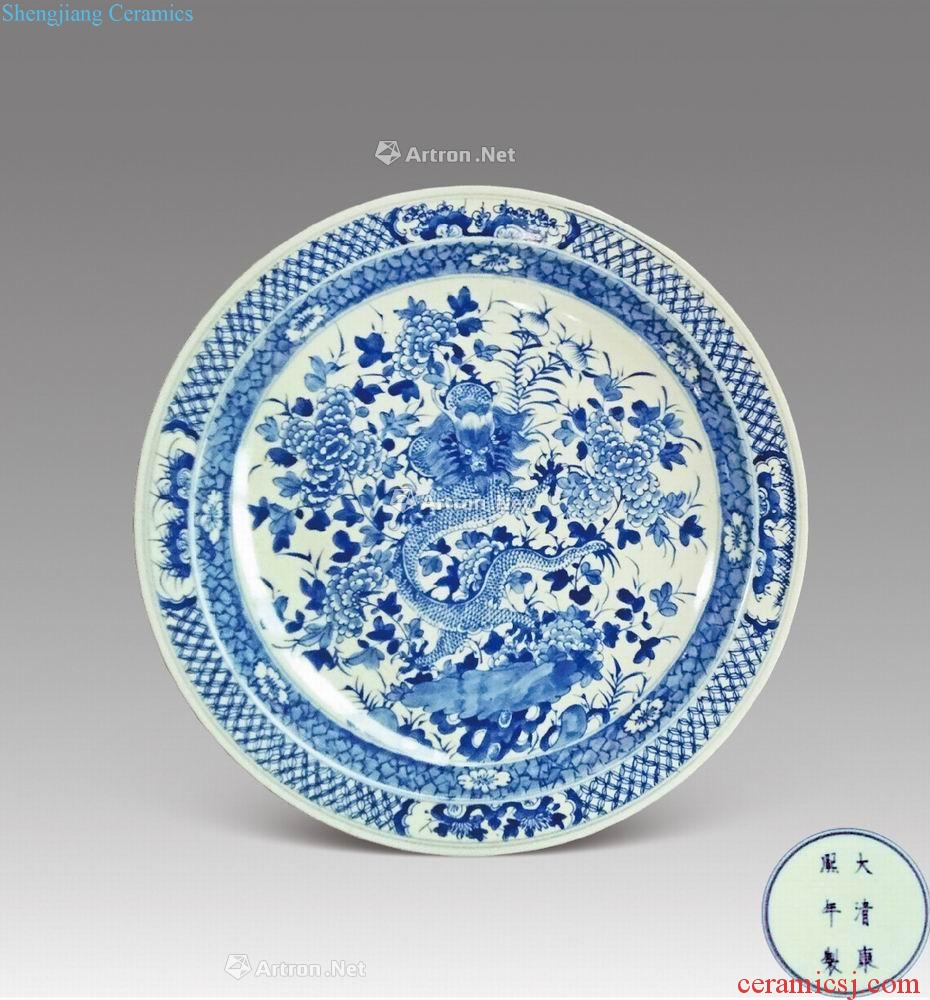 The qing emperor kangxi Blue and white dragon