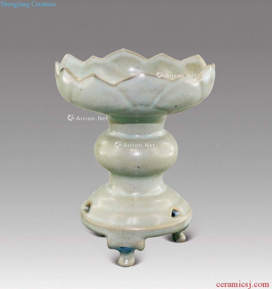 The song dynasty Your kiln azure glaze three-legged lotus lamp