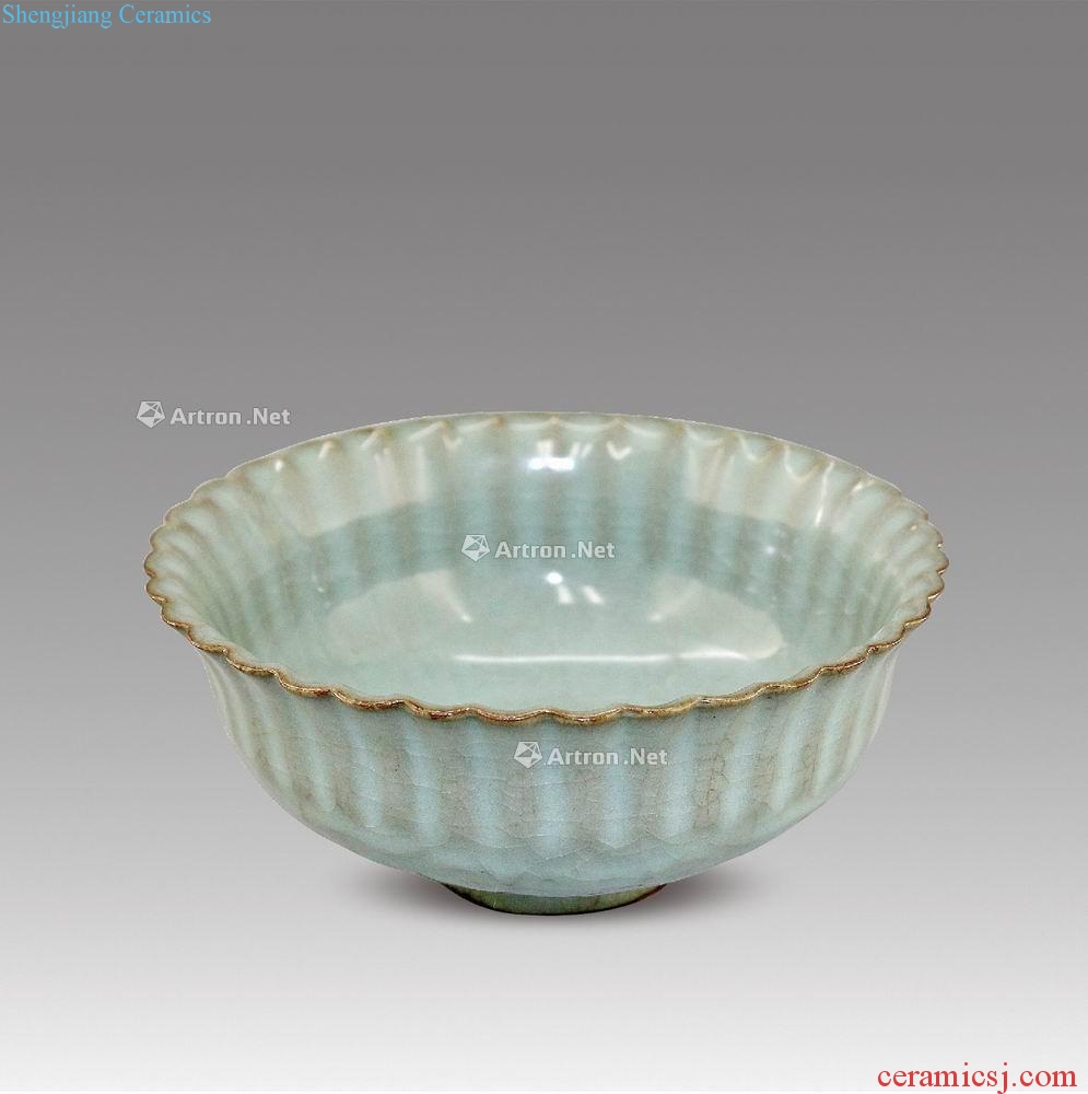 The song dynasty Kiln sunflower mouth bowl