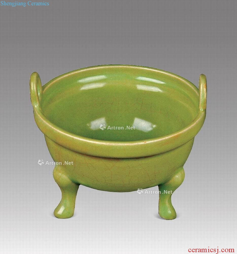 The song dynasty and the secret color porcelain furnace with three legs