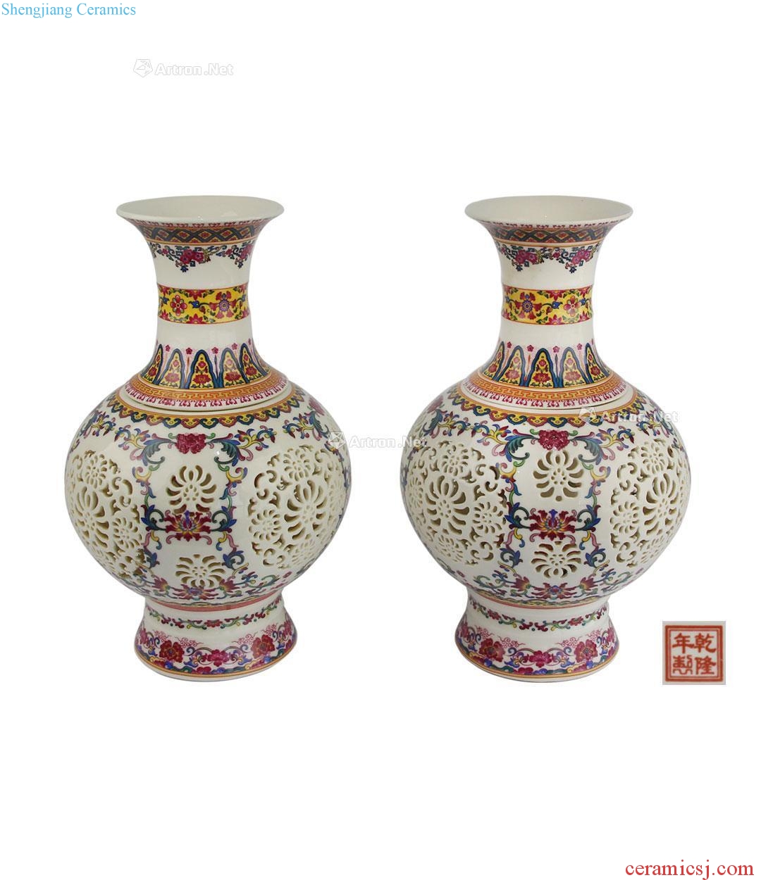 Qianlong carved porcelain enamel revolving bottle (a)