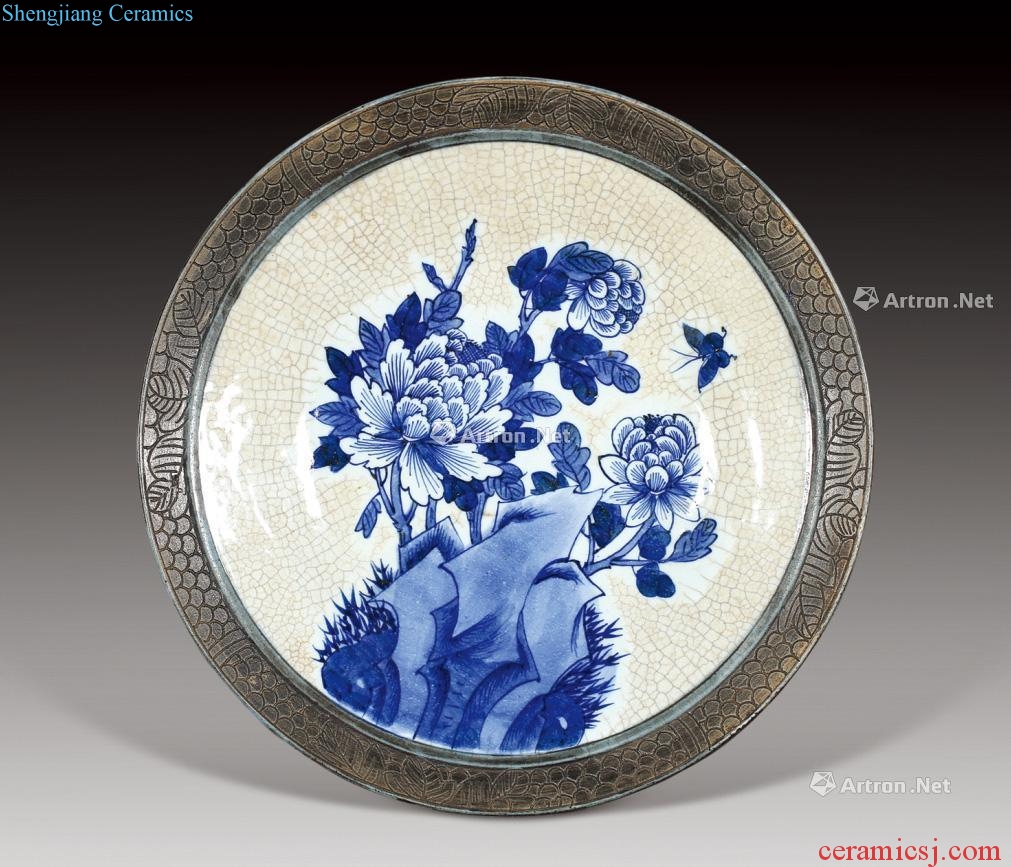 Qing dynasty blue and white flowers open frame plate