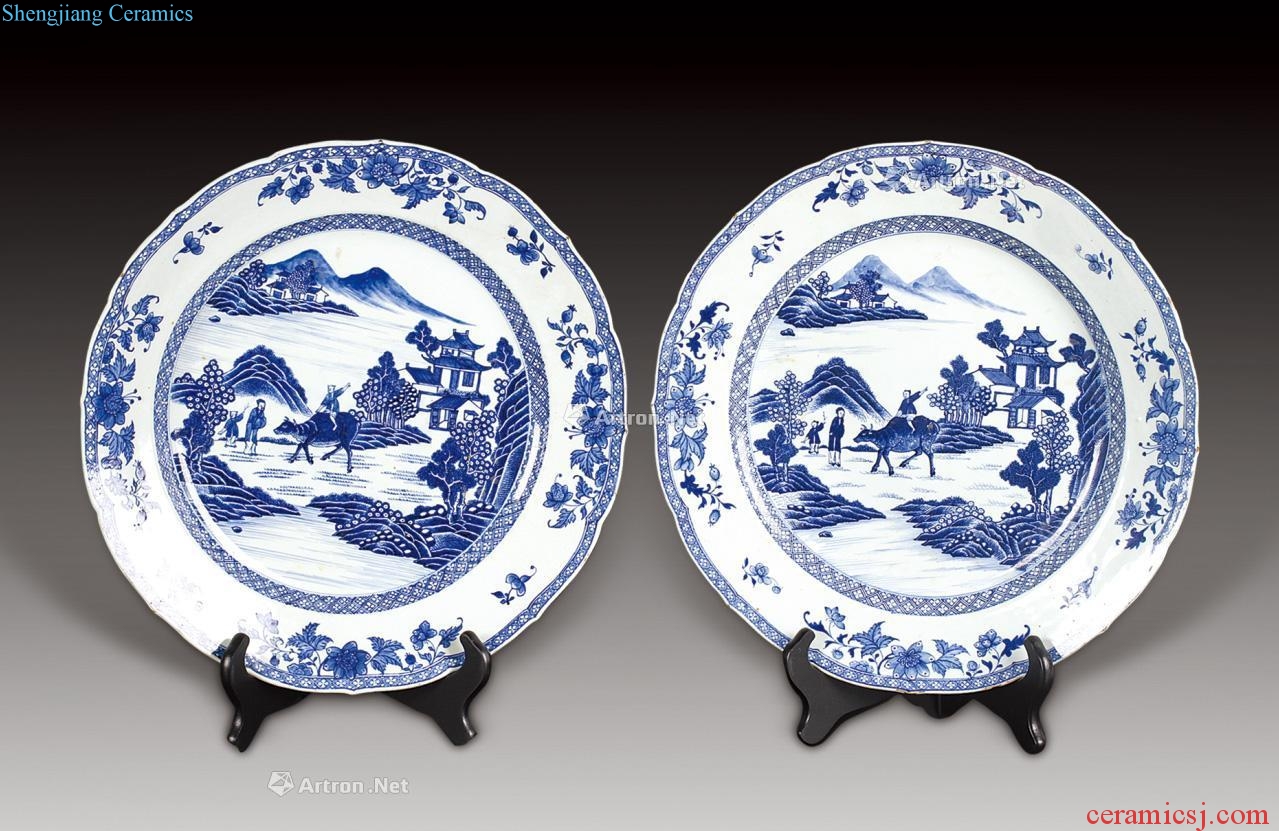 Qianlong blue cattle figure plate (a)