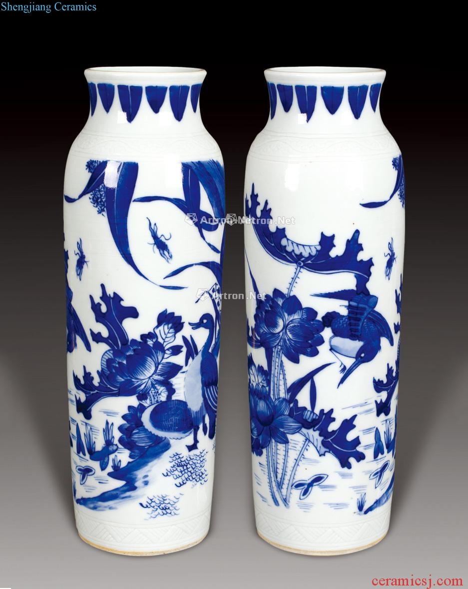 Qing dynasty blue and white all the way even tube bottles