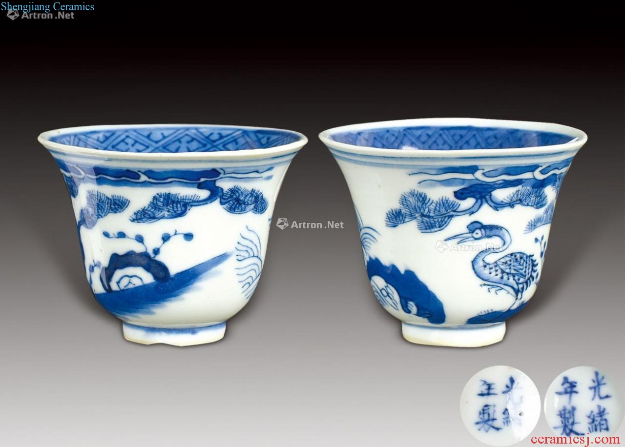 qing Blue and white pine crane grain bell cup (a)