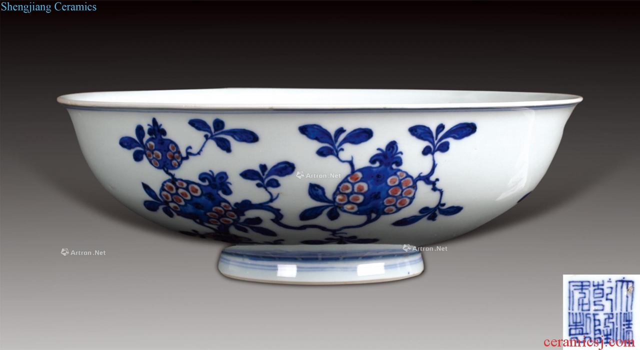 Qing qianlong Blue and white youligong safflower big bowl