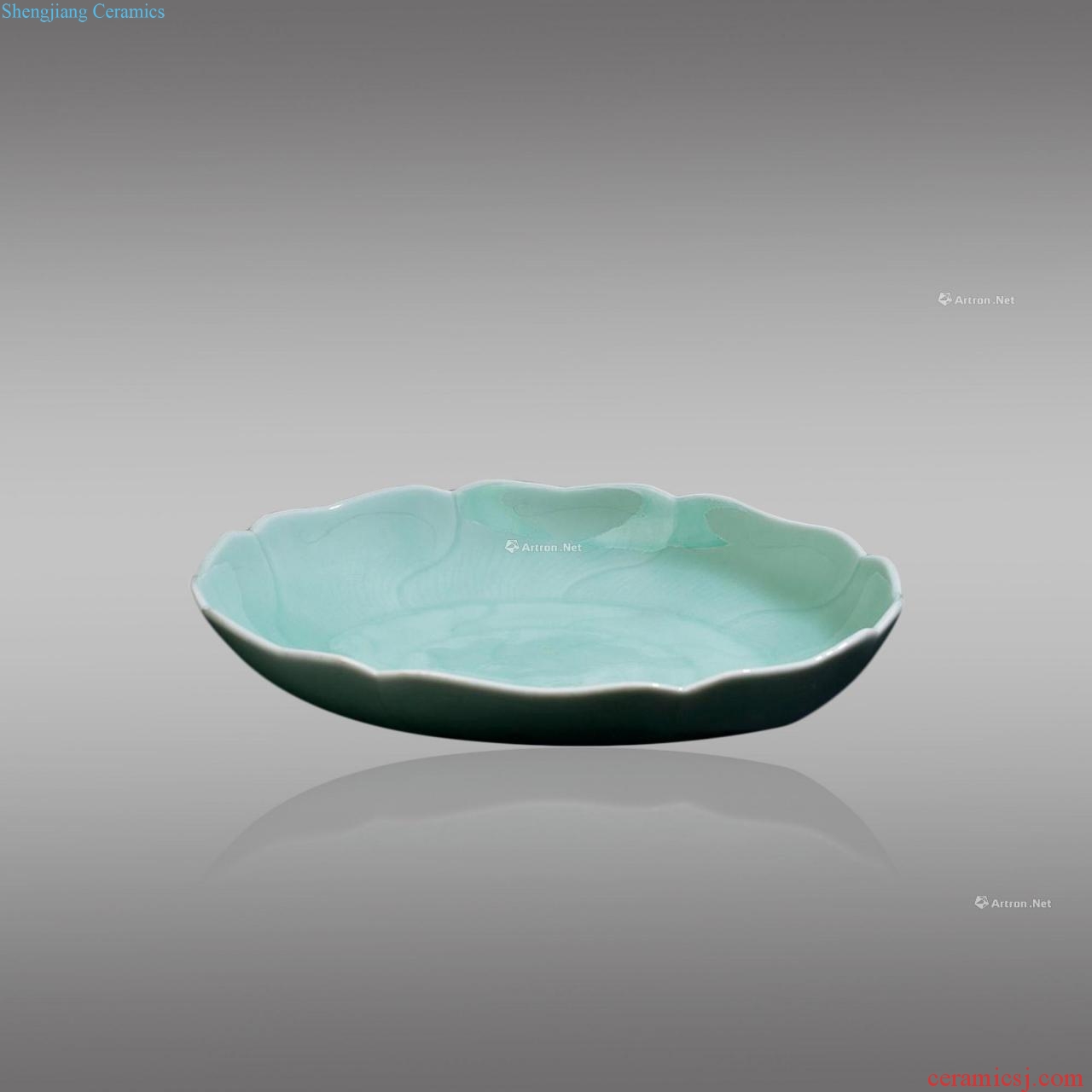 Ming Jintong plum green glaze lotus leaf dish